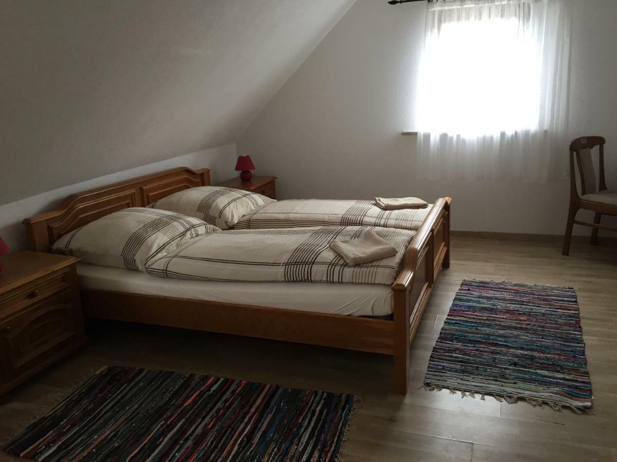 Gasthof Roessle Ochsenwang Bissingen an der Teck Dış mekan fotoğraf